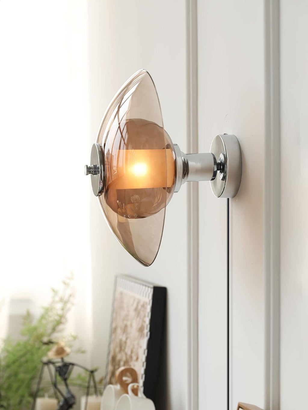 Cocarir Nordic Art Flying Saucer Plug-in Wall Light - Neutralighting