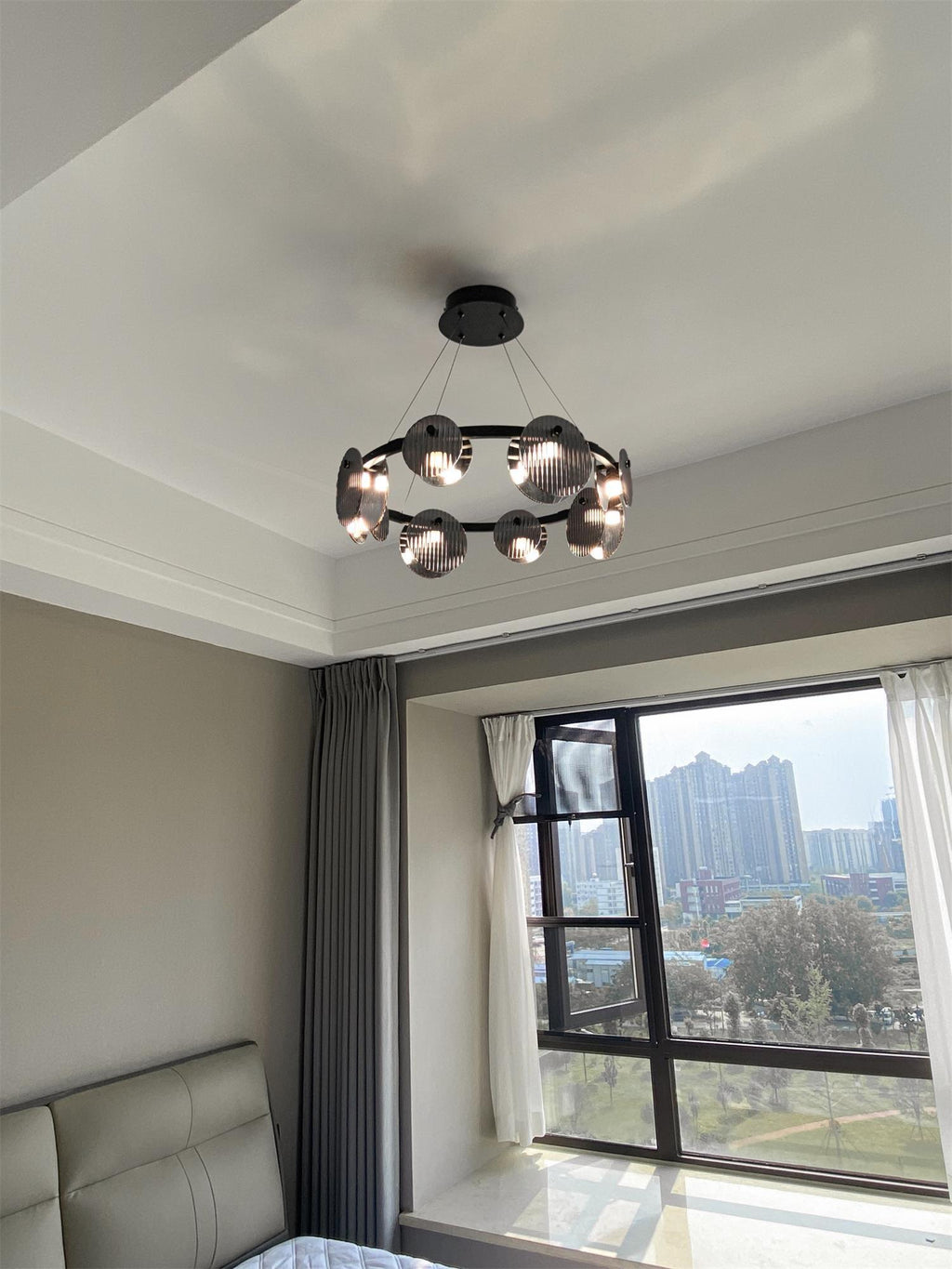 Lustra Chandelier en Verre Fumé et Noir - Neutralighting