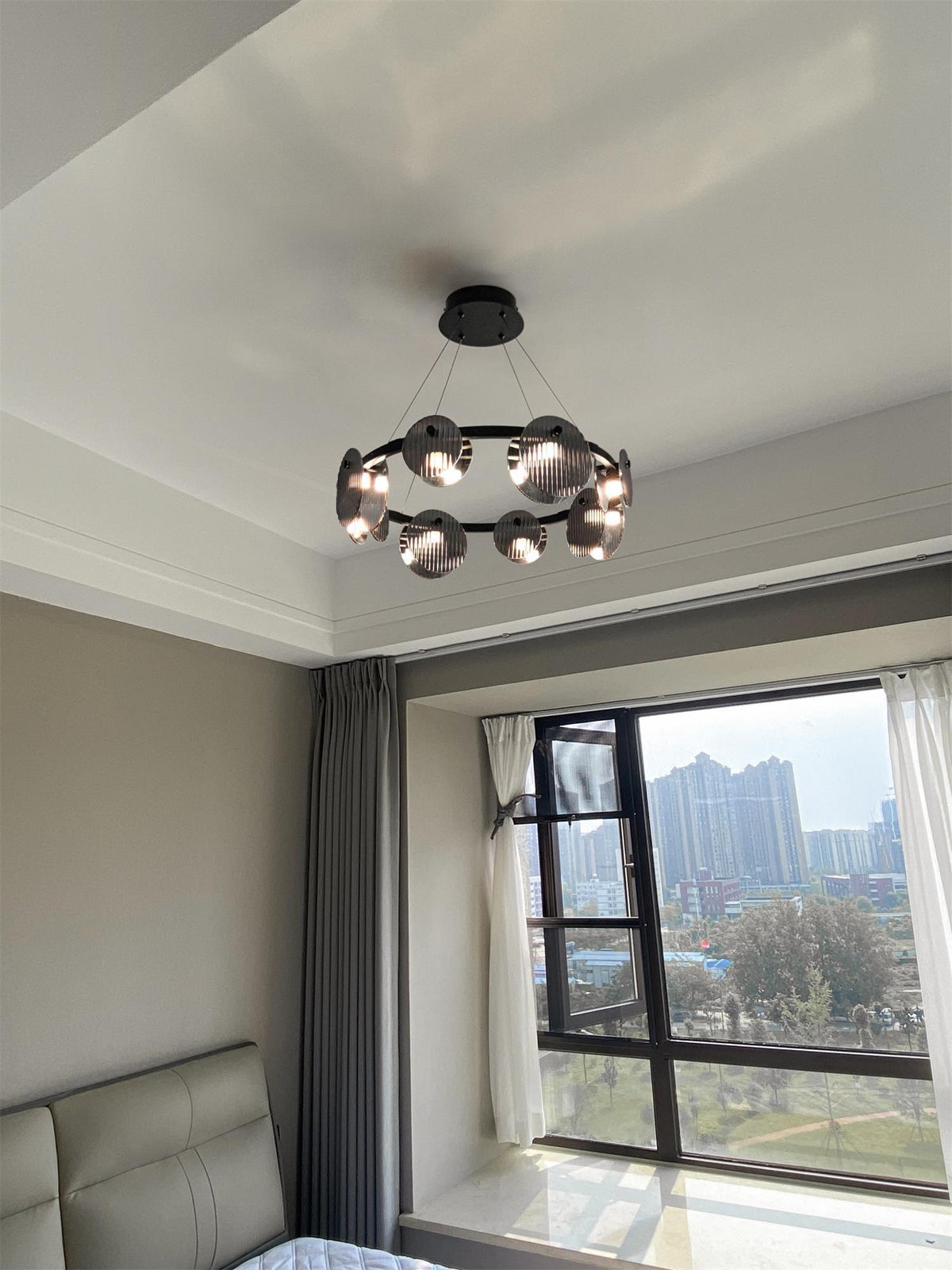 Lustra Chandelier en Verre Fumé et Noir - Neutralighting
