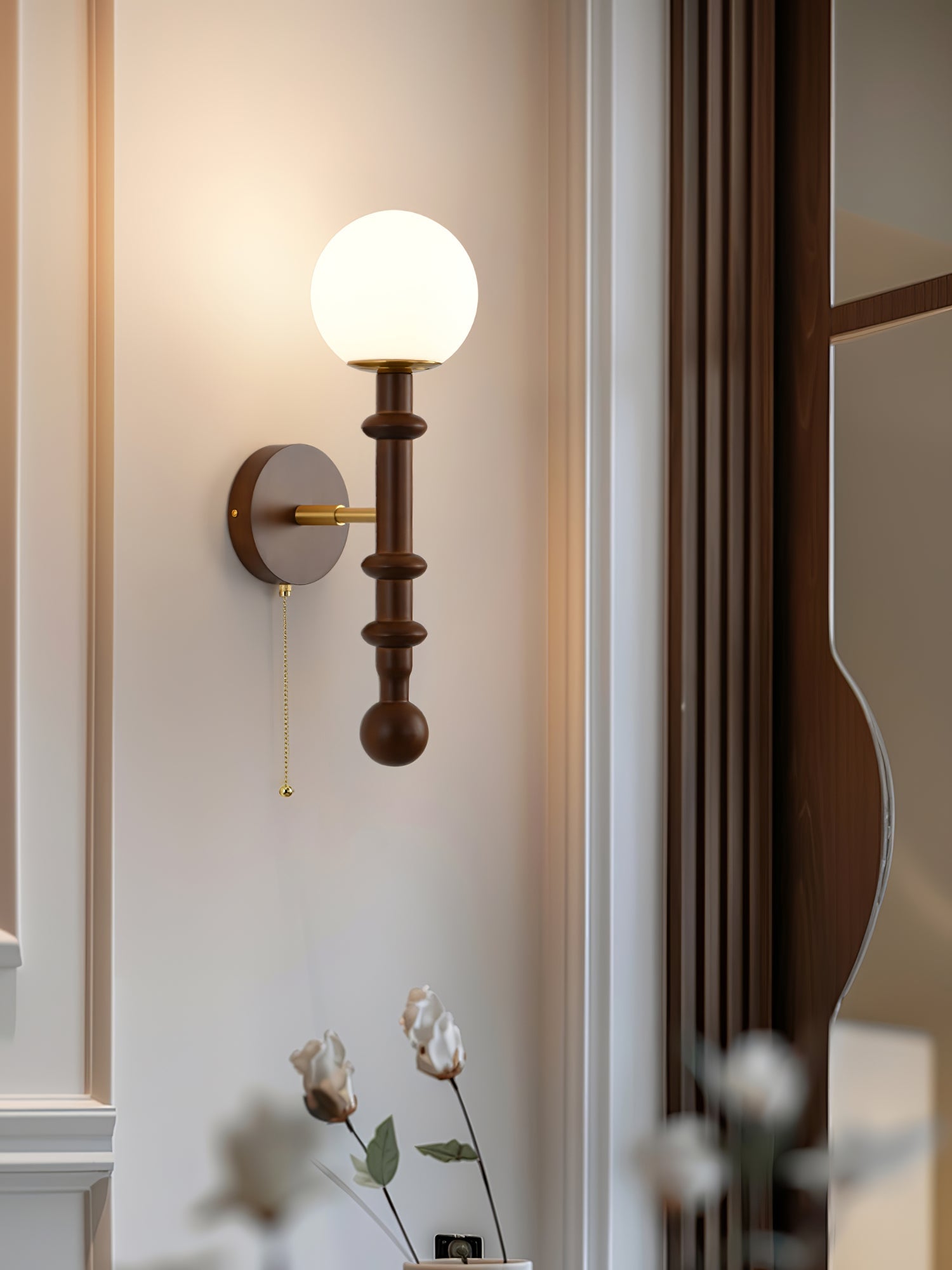 Hilda Roma Elegance Wood Sconce Wall lamp - Neutralighting