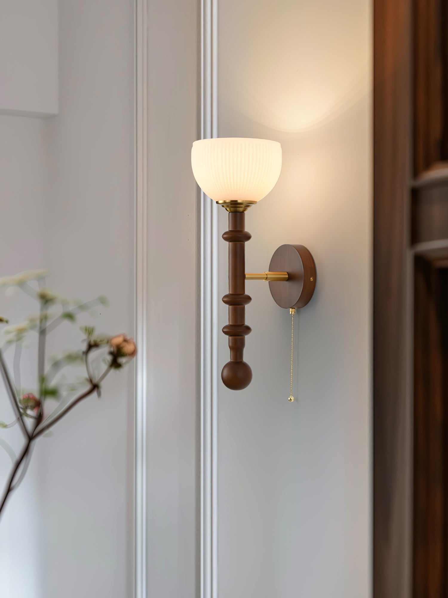 Hilda Roma Elegance Wood Sconce Wall lamp - Neutralighting