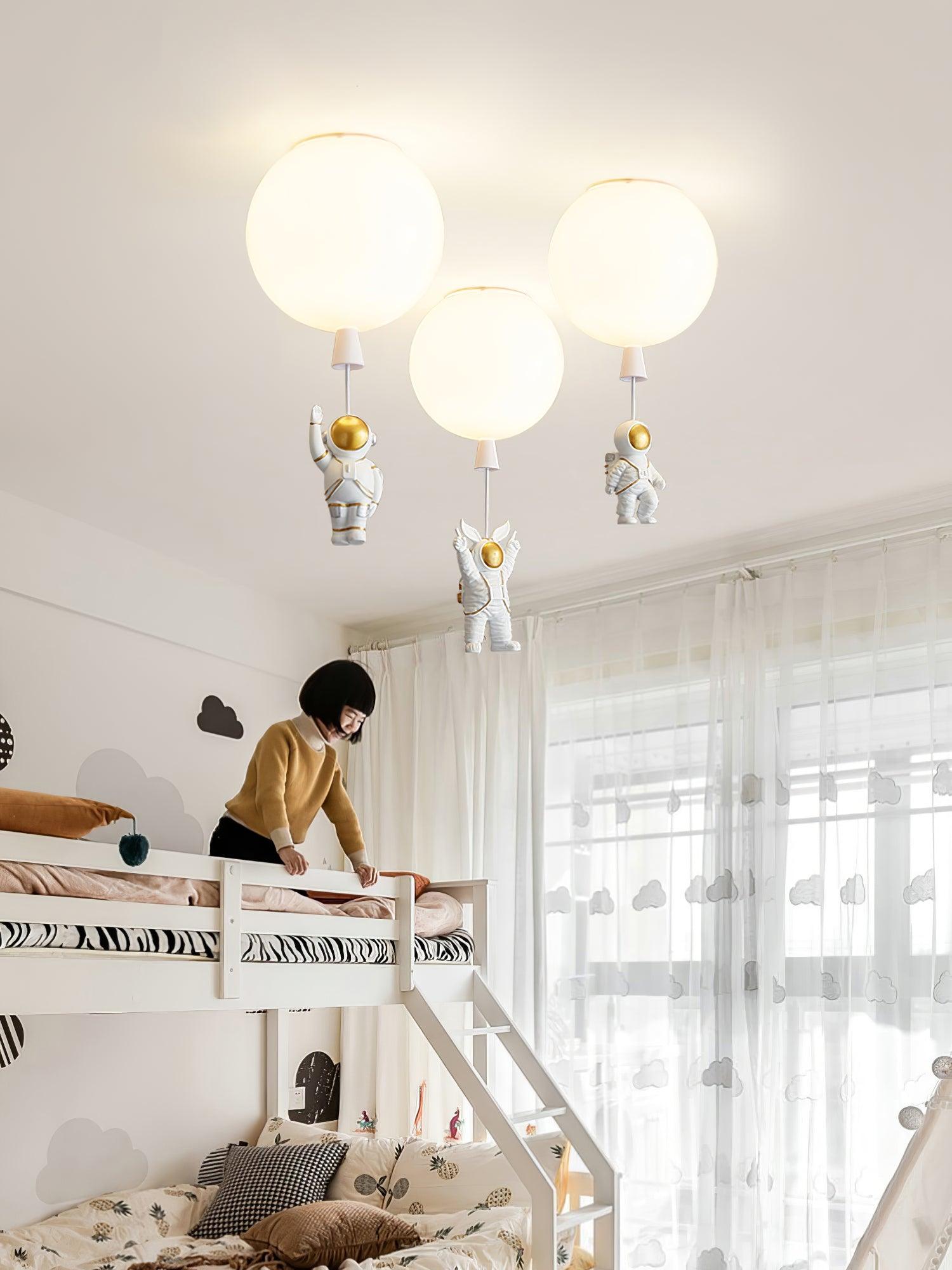 Solara Lampe Plafonnier Acrylique Ballon Astronaute - Neutralighting