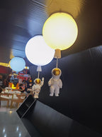 Solara Lampe Plafonnier Acrylique Ballon Astronaute - Neutralighting
