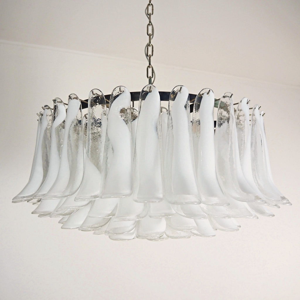 Aurora Chandelier Pétale en Verre de Murano Blanc Élégant - Neutralighting
