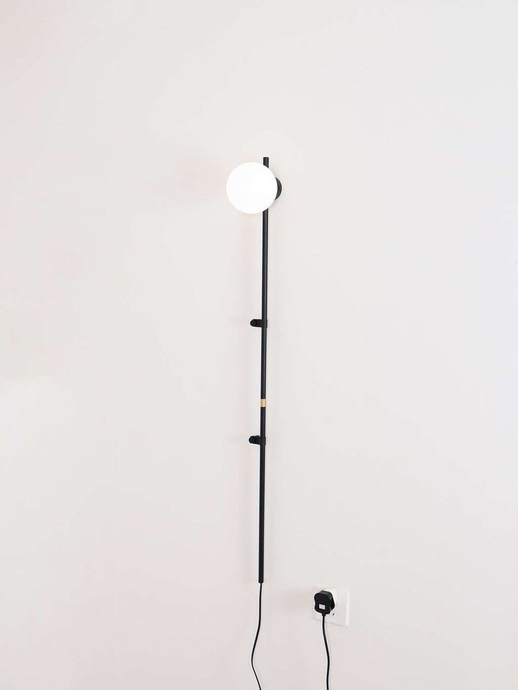 Curaeion Modern Minimalist Plug In Glass Wall Lamp - Neutralighting