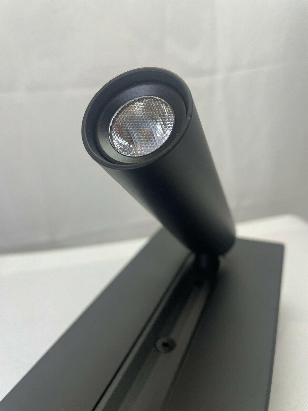 Aare Moderne Minimaliste Chevet USB Noir Luminaire Mural - Neutralighting