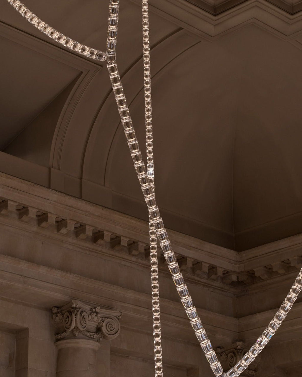 Lustra Chandelier Chrome Cristal Entrelacé Lignes - Neutralighting
