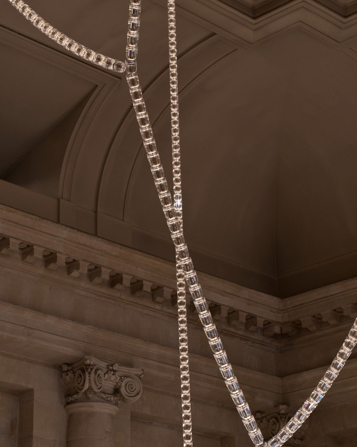 Lustra Chandelier Cristal Doré LED 3-Lignes - Neutralighting