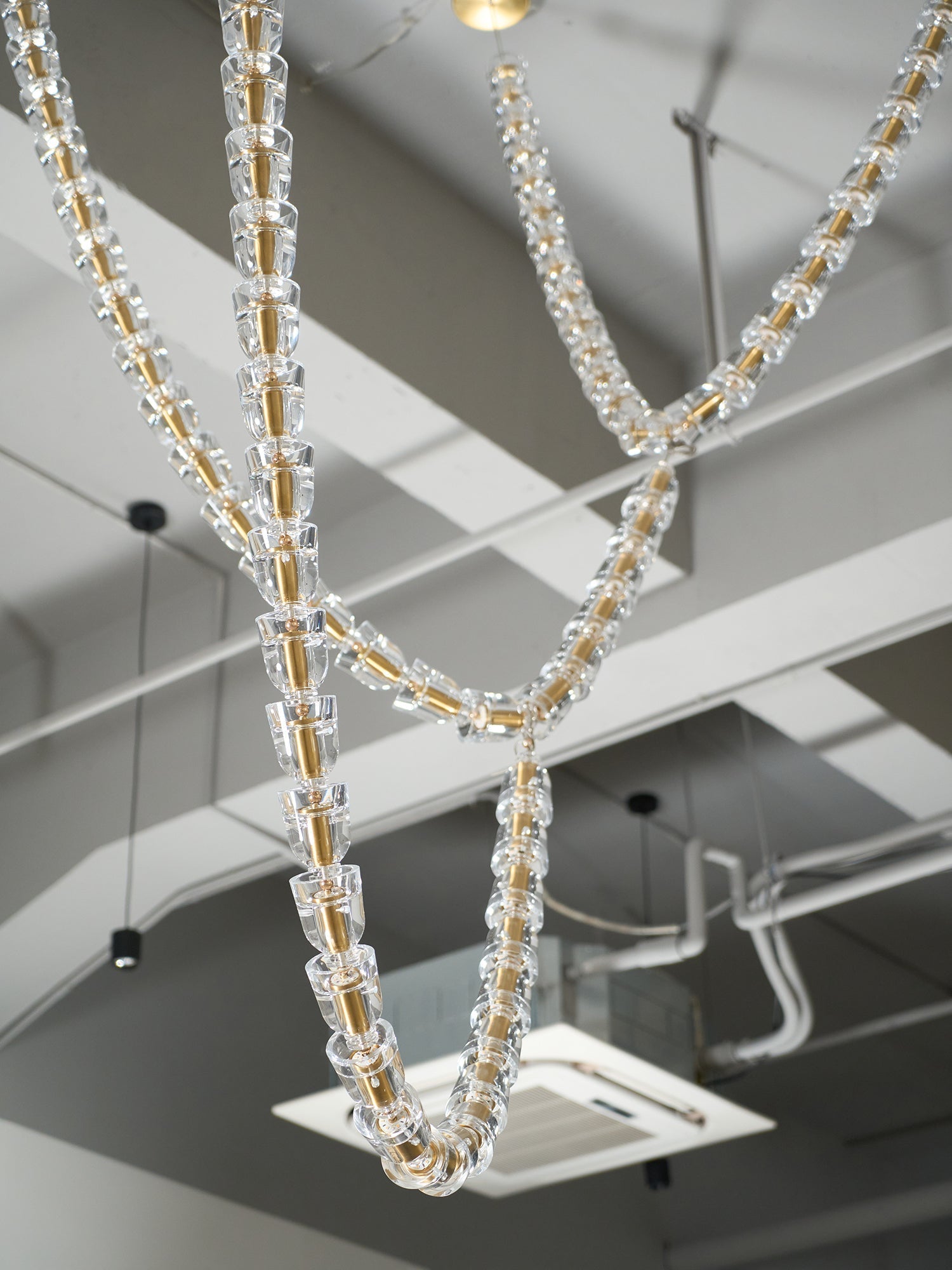 Lustra Chandelier Cristal Doré LED 3-Lignes - Neutralighting
