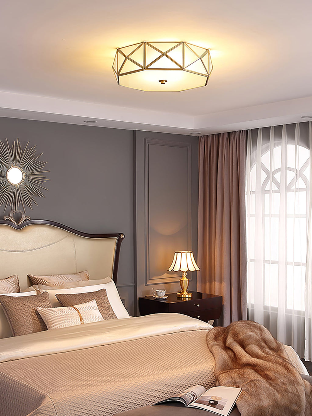 Coloreth Lampe de Plafond Géométrique en Laiton et Verre - Neutralighting