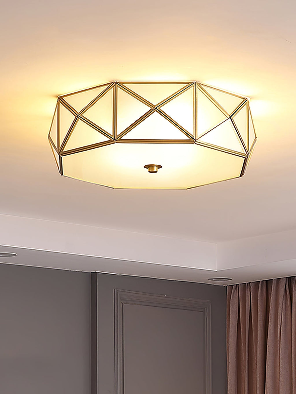 Coloreth Lampe de Plafond Géométrique en Laiton et Verre - Neutralighting