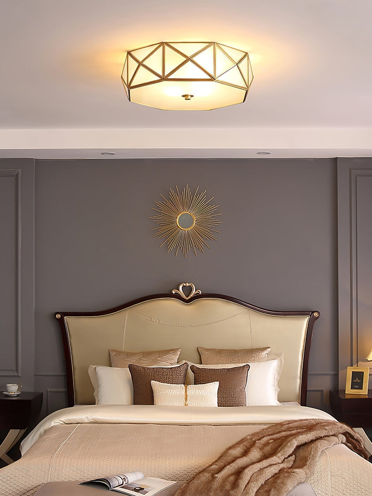 Coloreth Lampe de Plafond Géométrique en Laiton et Verre - Neutralighting