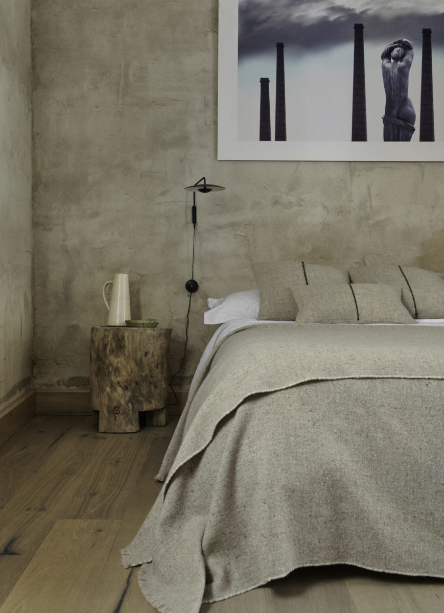 Abnormal Classic Modern Minimalist Plug-In Wall Lamp - Neutralighting