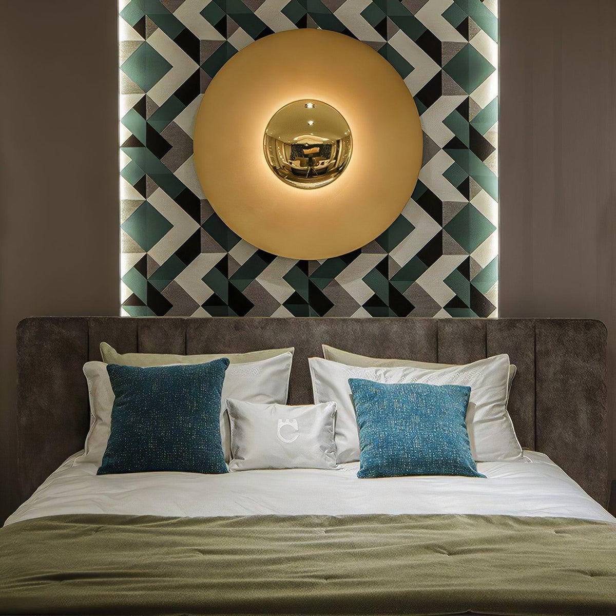 Erlirora Simplicity Glow Plug-in Wall Light - Neutralighting