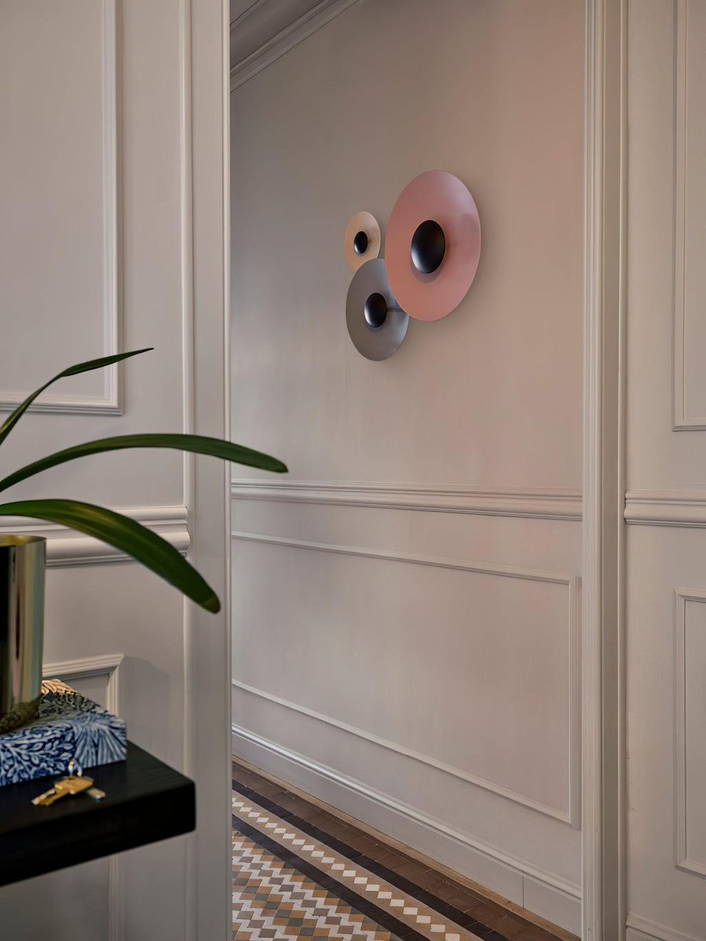 Erlirora Simplicity Glow Plug-in Wall Light - Neutralighting