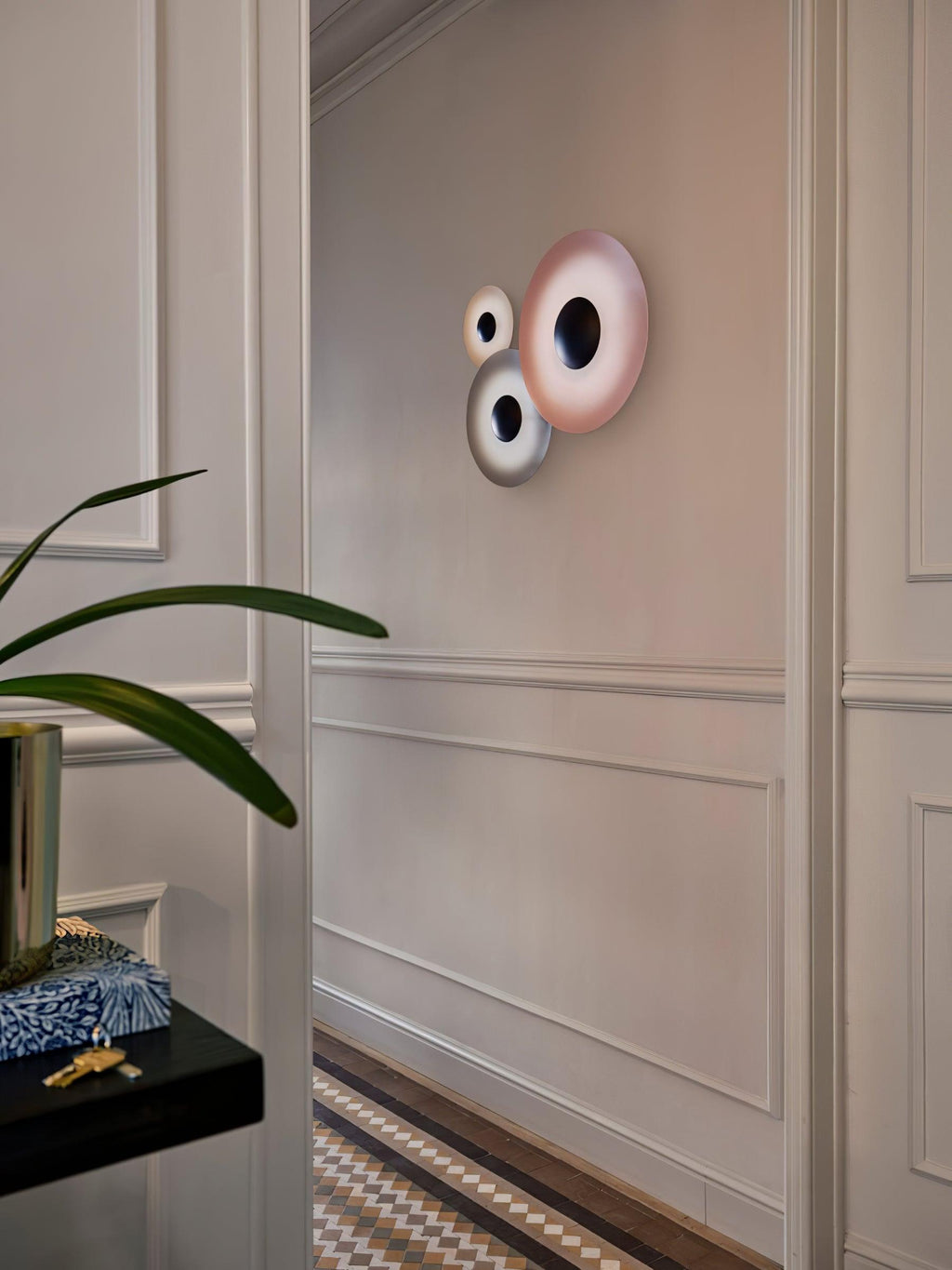 Erlirora Simplicity Glow Plug-in Wall Light - Neutralighting