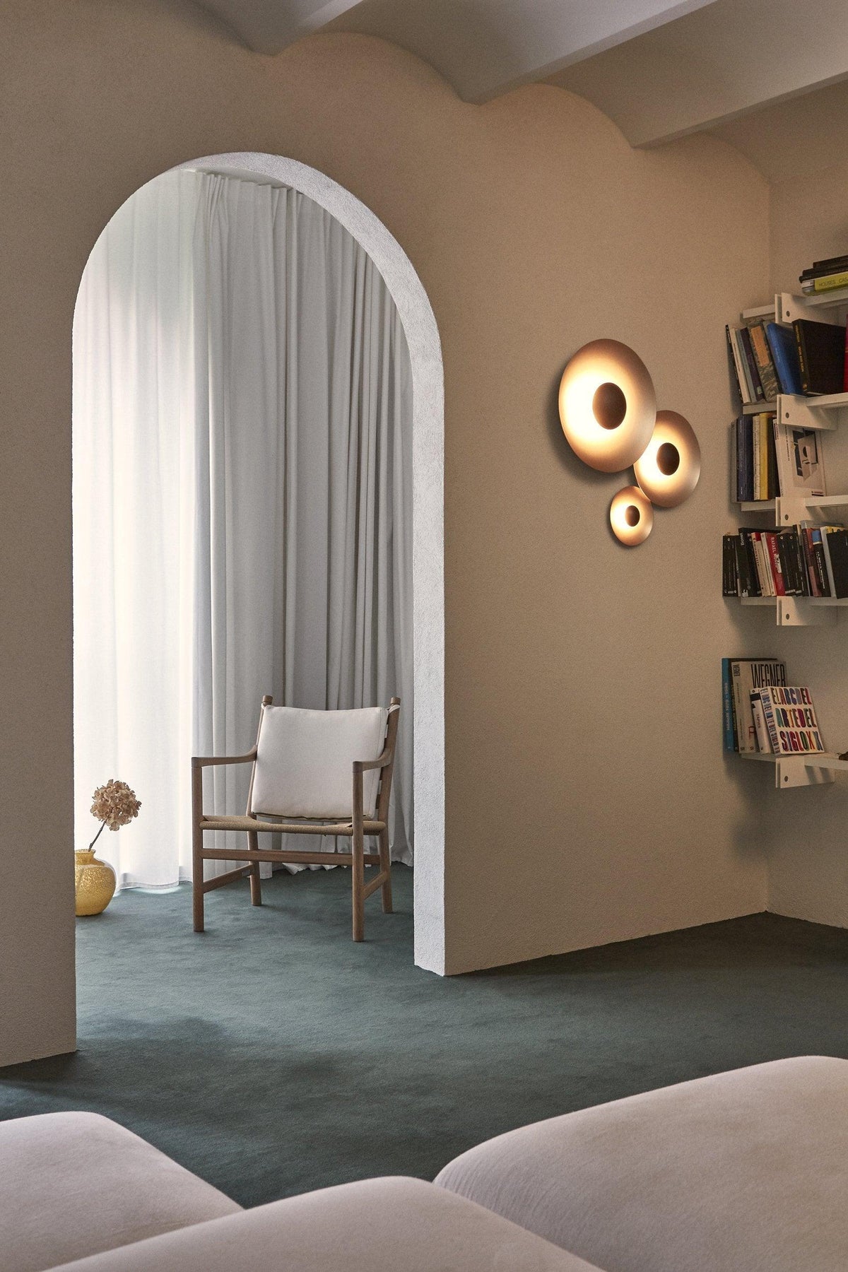 Erlirora Simplicity Glow Plug-in Wall Light - Neutralighting