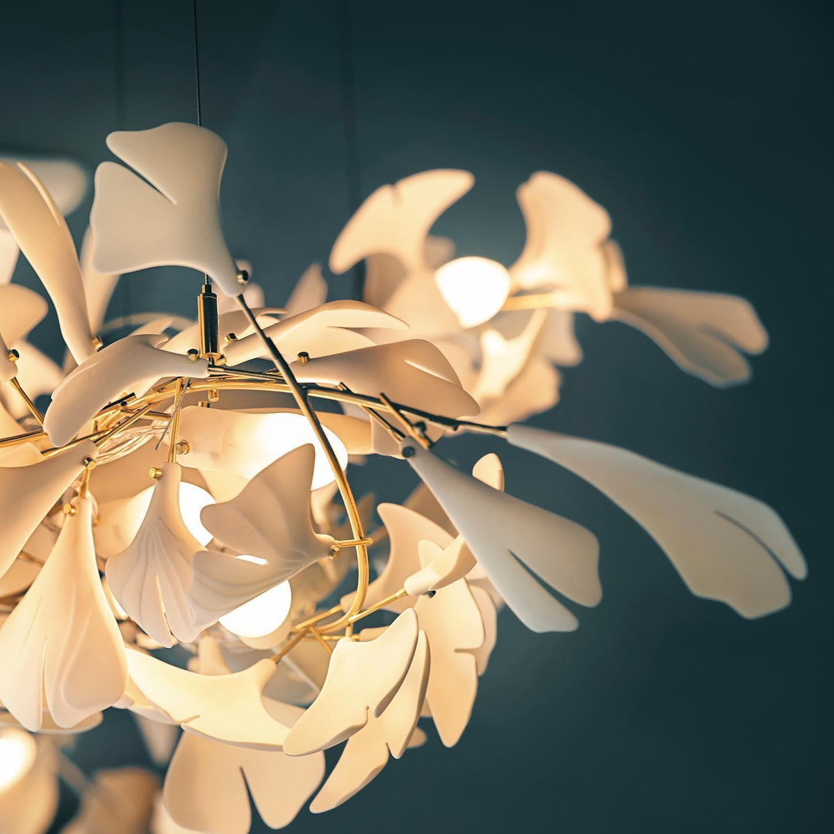 Gingko Lustre Version Longue Porcelaine Branche de Feuille Organique - Neutralighting