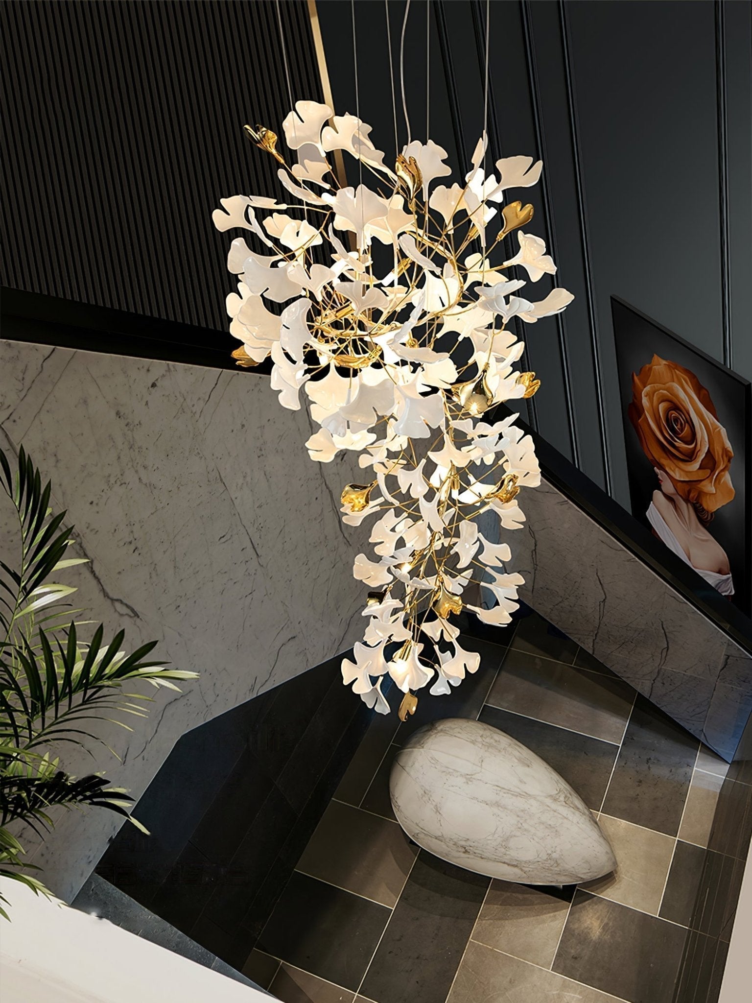 Olivia Chandelier Céramique Gingko Luxe Escalier d'Hôtel - Neutralighting