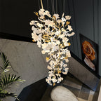 Olivia Chandelier Céramique Gingko Luxe Escalier d'Hôtel - Neutralighting
