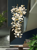 Olivia Chandelier Céramique Gingko Luxe Escalier d'Hôtel - Neutralighting