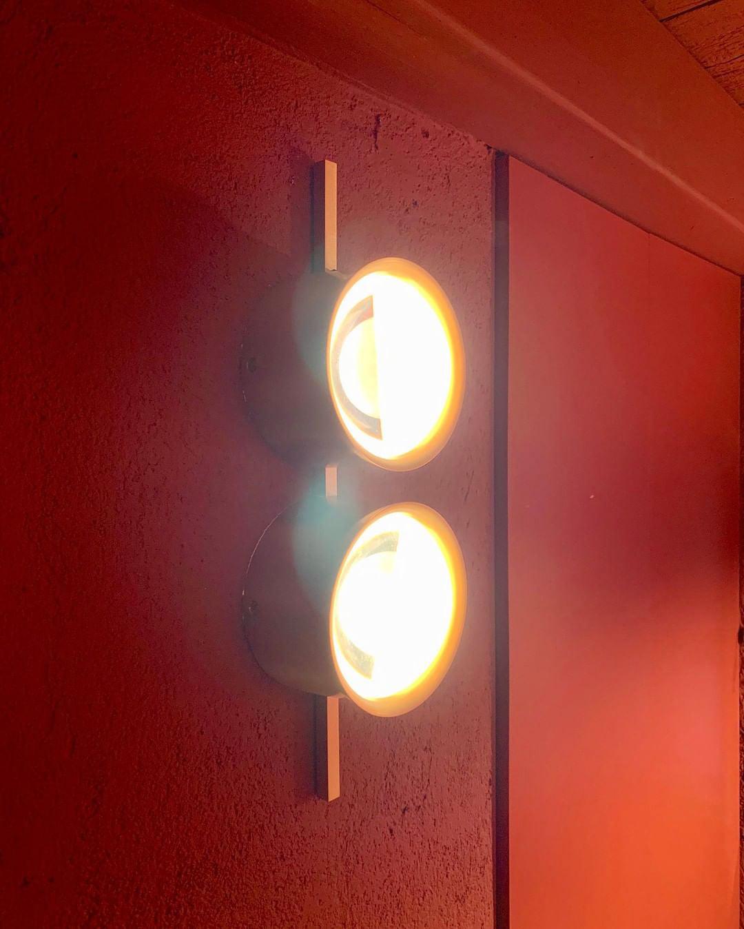 OrbitenApplique Murale en Laiton et Verre Moderne - Neutralighting