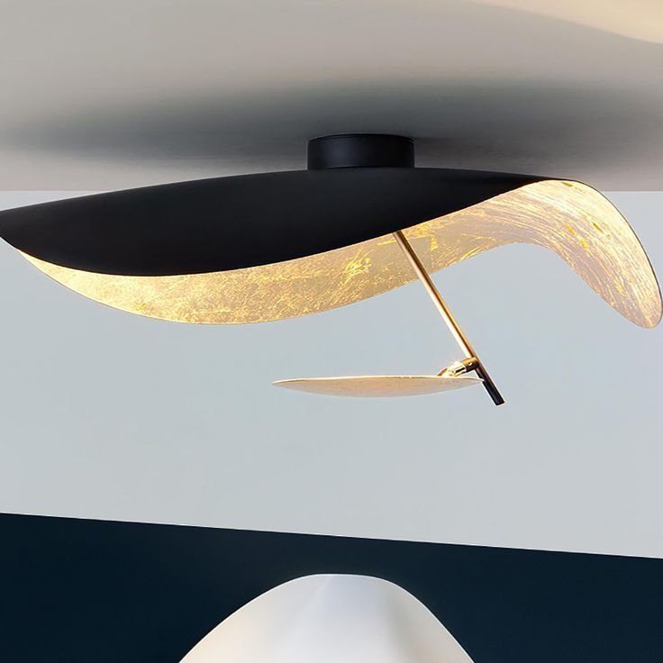 Solara Plafonnier Abat-jour Courbé et Intérieur Doré - Neutralighting