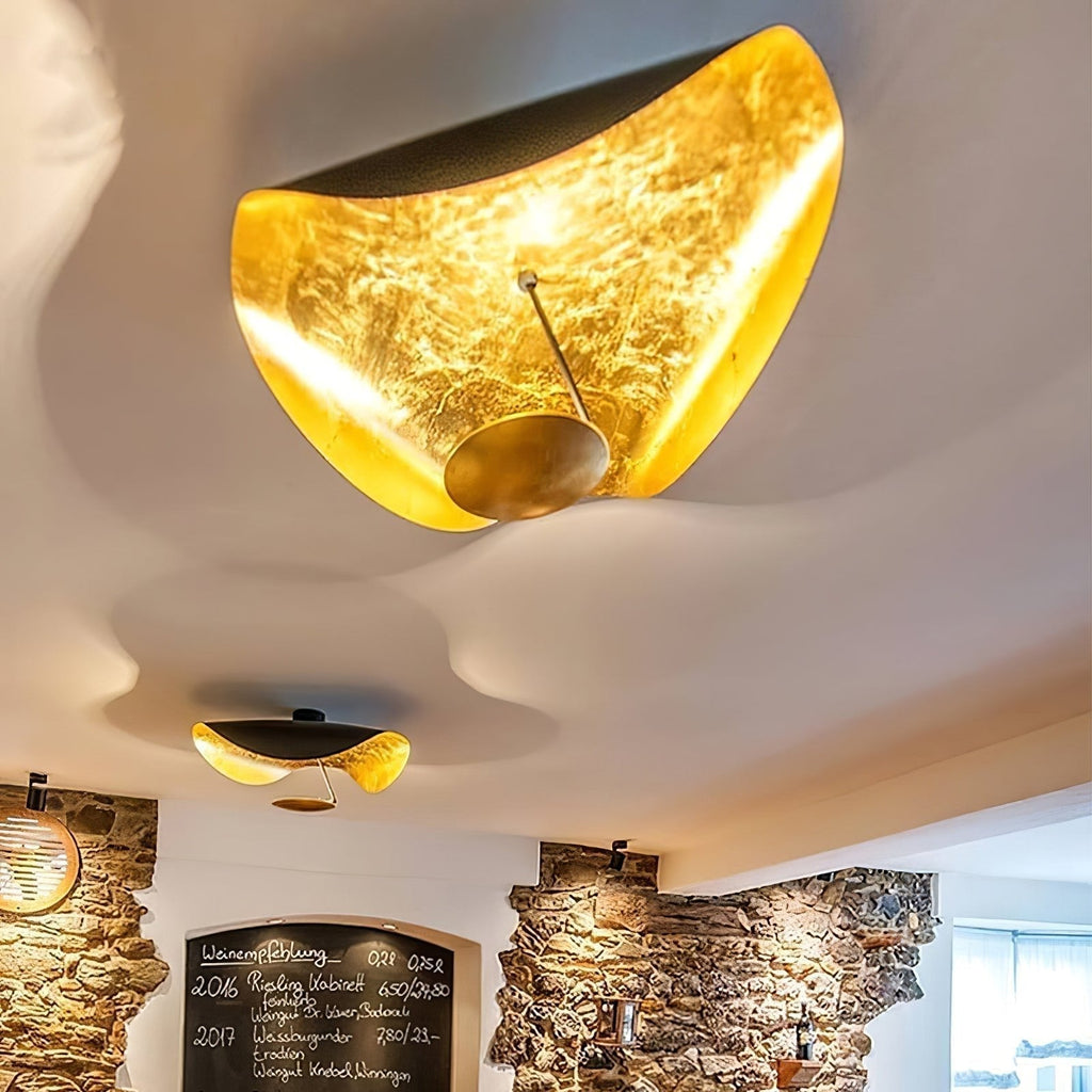 Solara Plafonnier Abat-jour Courbé et Intérieur Doré - Neutralighting