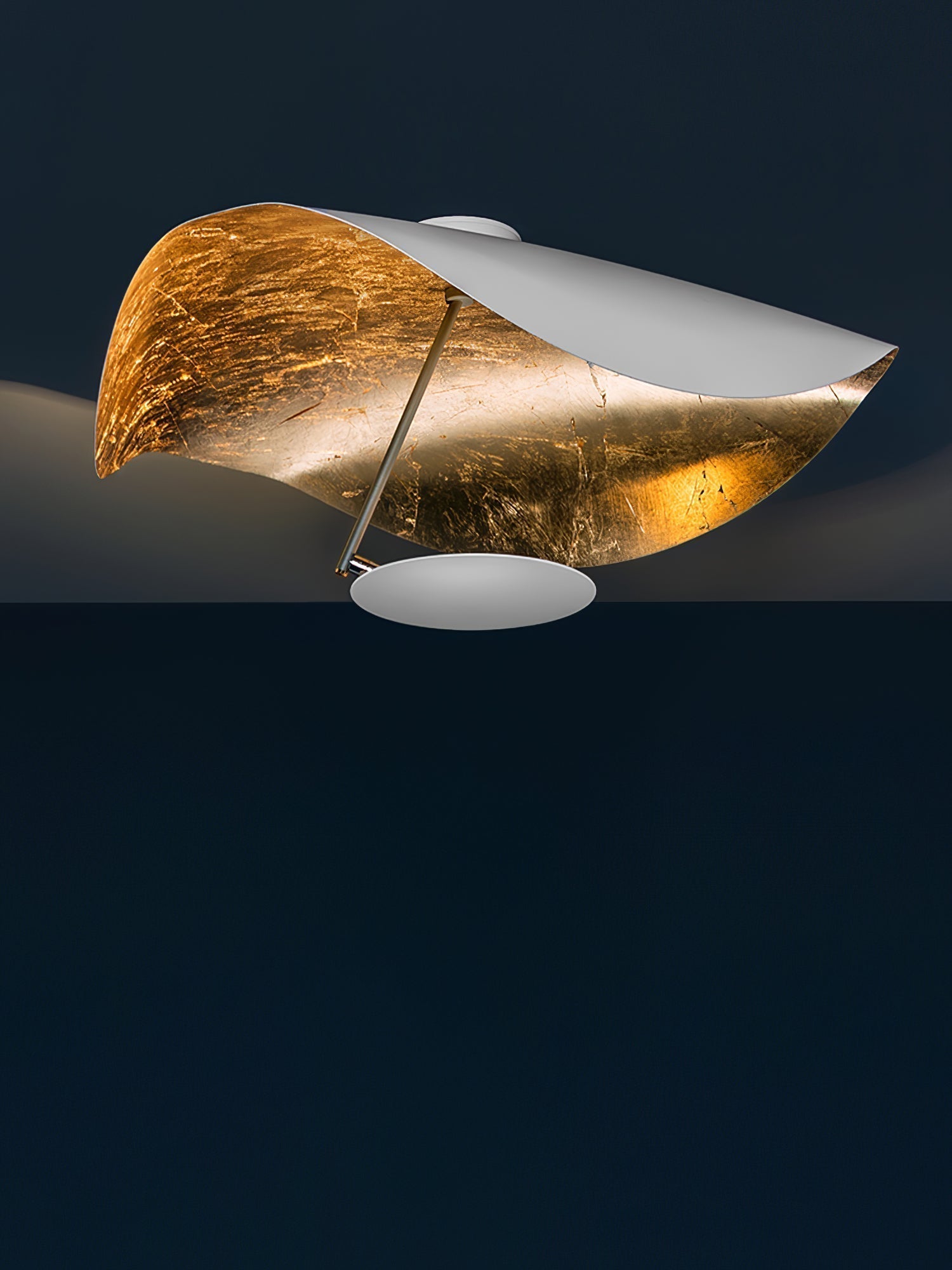 Solara Plafonnier Abat-jour Courbé et Intérieur Doré - Neutralighting