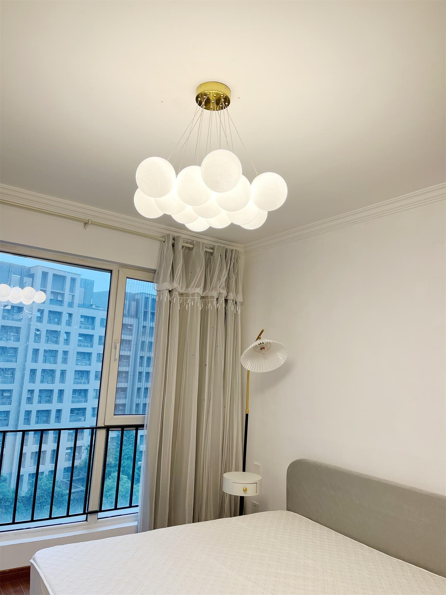 Lustra Chandelier en Verre avec Guirlande en Verre Dépoli - Neutralighting