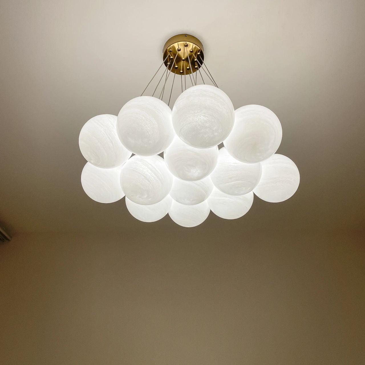 Lustra Chandelier en Verre avec Guirlande en Verre Dépoli - Neutralighting