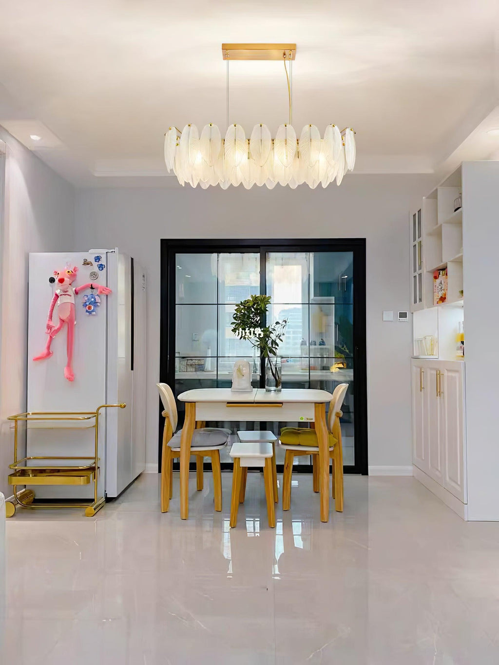 Lustra Chandelier en Plumes et Verre Givré Superposé - Neutralighting