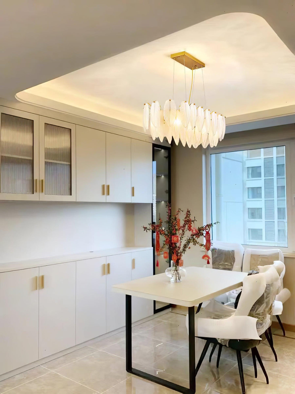 Lustra Chandelier en Plumes et Verre Givré Superposé - Neutralighting