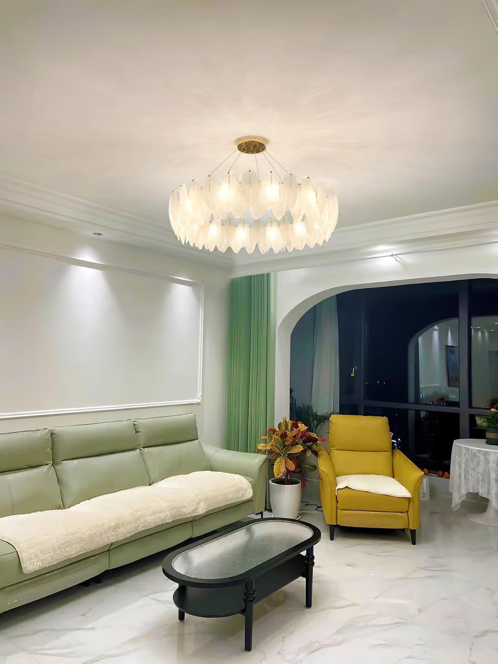 Lustra Chandelier en Plumes et Verre Givré Superposé - Neutralighting