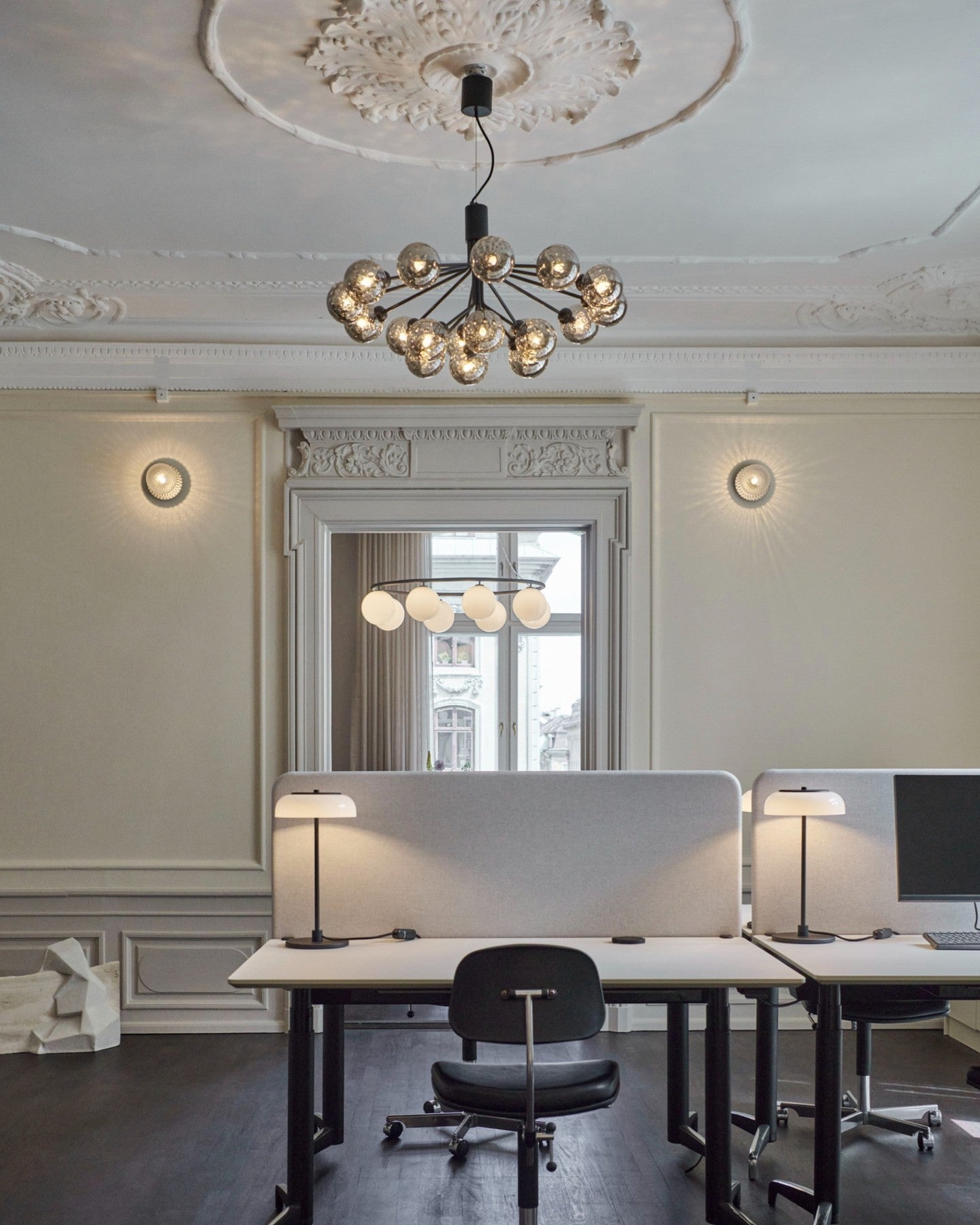 Lustra Suspension en Verre Globe Cluster Laiton - Neutralighting