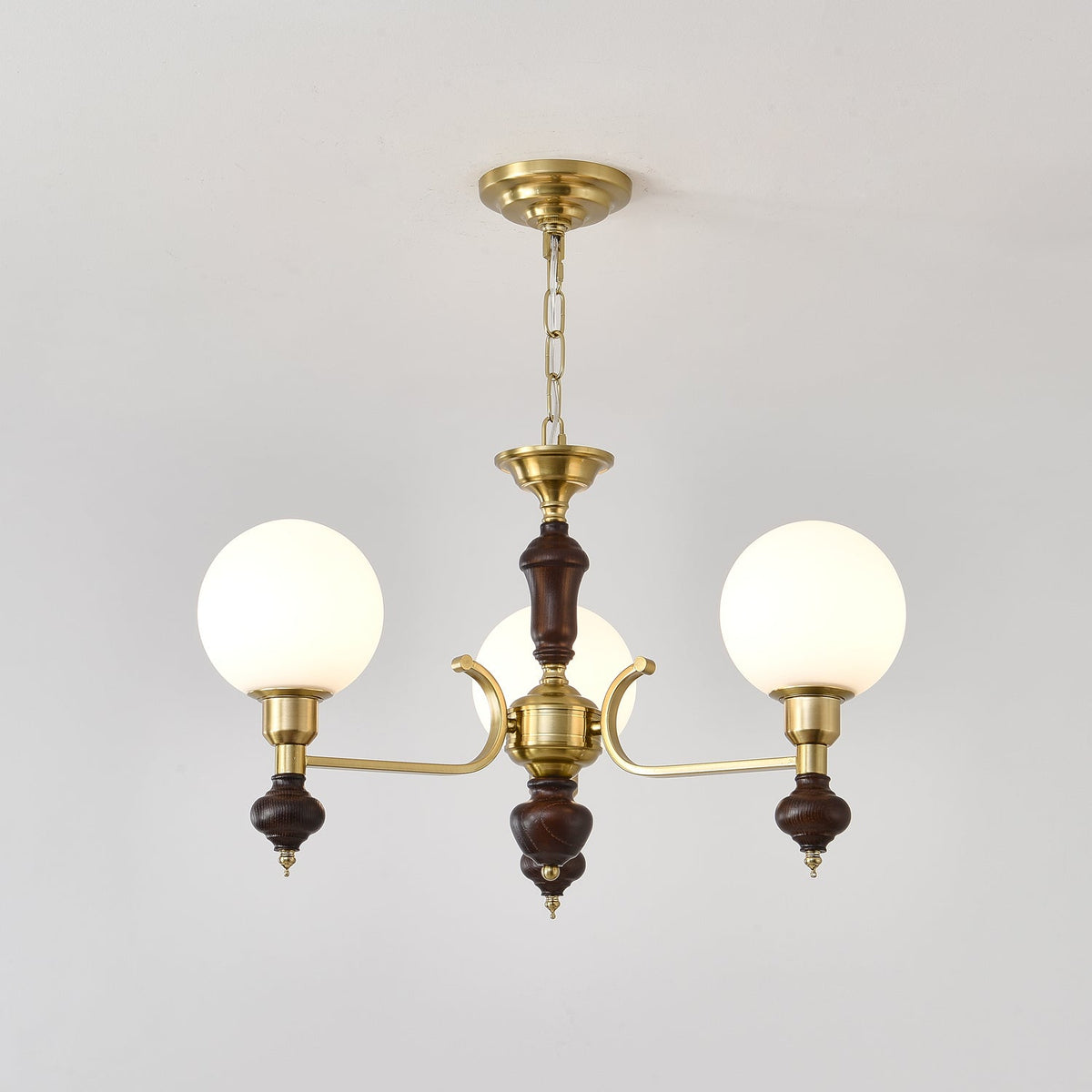 Lustra Chandelier Bois Laiton Globe Orb - Neutralighting