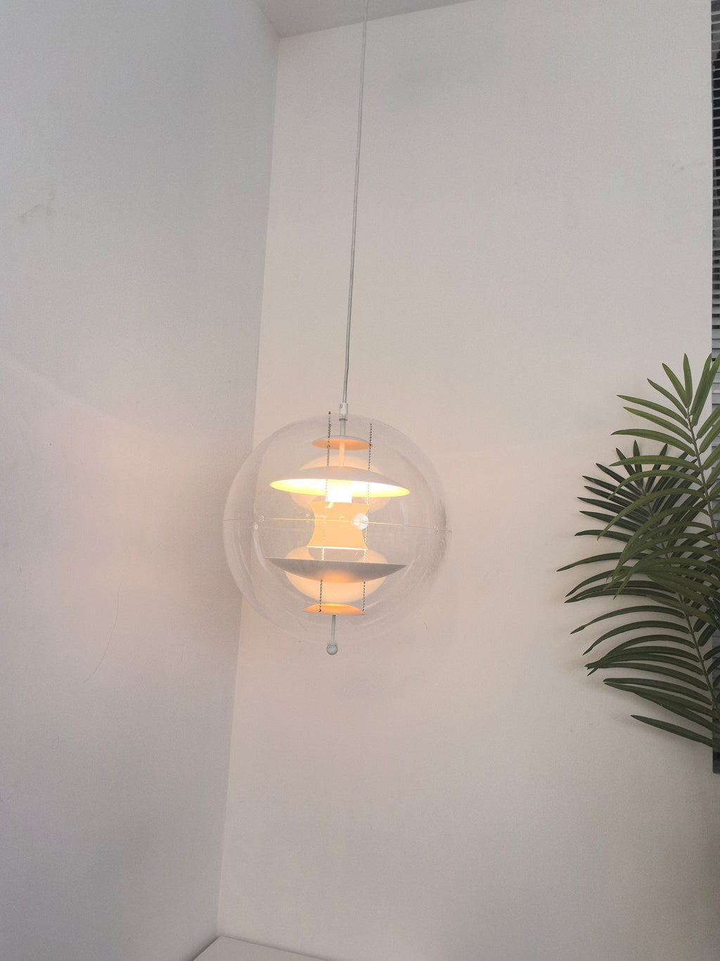 Orlaeen Lampe suspendue Globe en métal et acrylique à créativité individuelle - Neutralighting