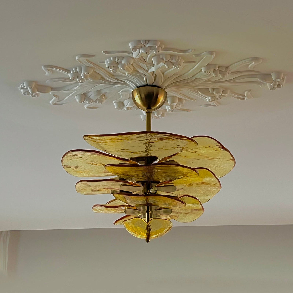 Aurora Chandelier Pétale en Verre Murano Doré Luxe - Neutralighting