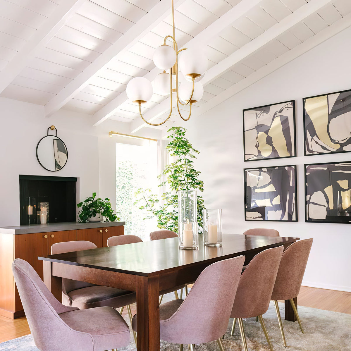 Lustra Chandelier en Laiton avec Globe et Bras Courbés - Neutralighting