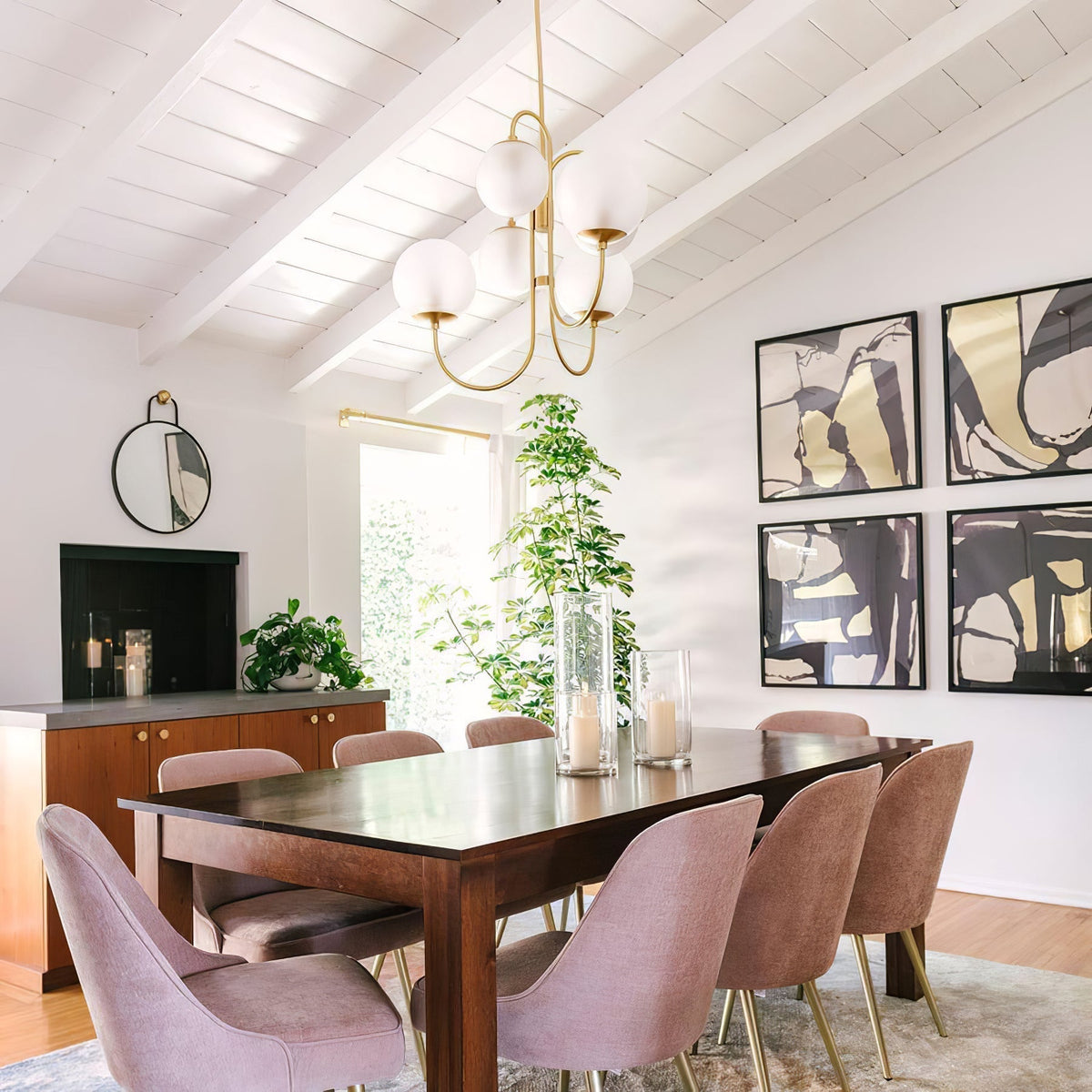 Lustra Chandelier en Laiton avec Globe et Bras Courbés - Neutralighting