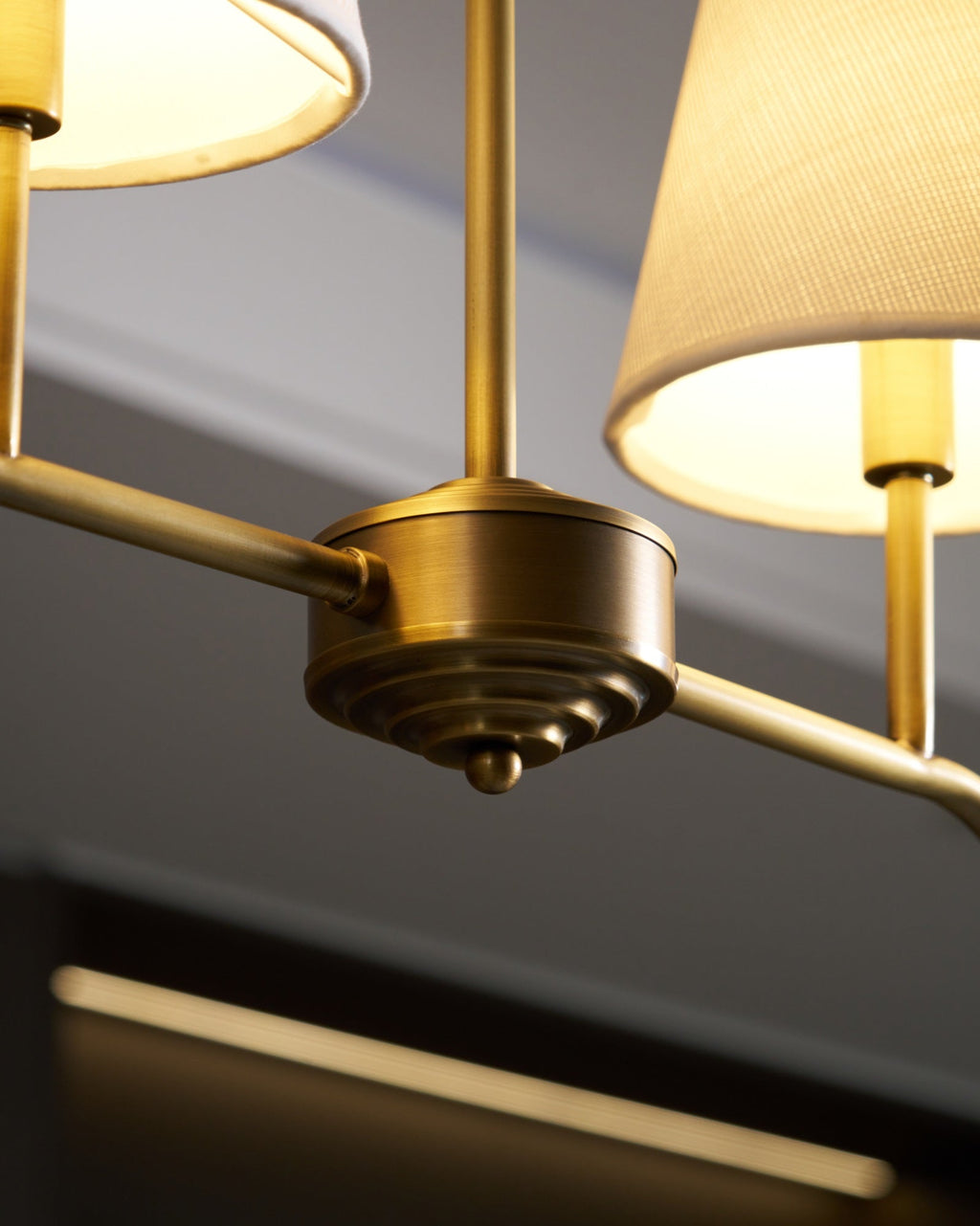Lustra Chandelier Laiton Courbé Beige Linéaire - Neutralighting