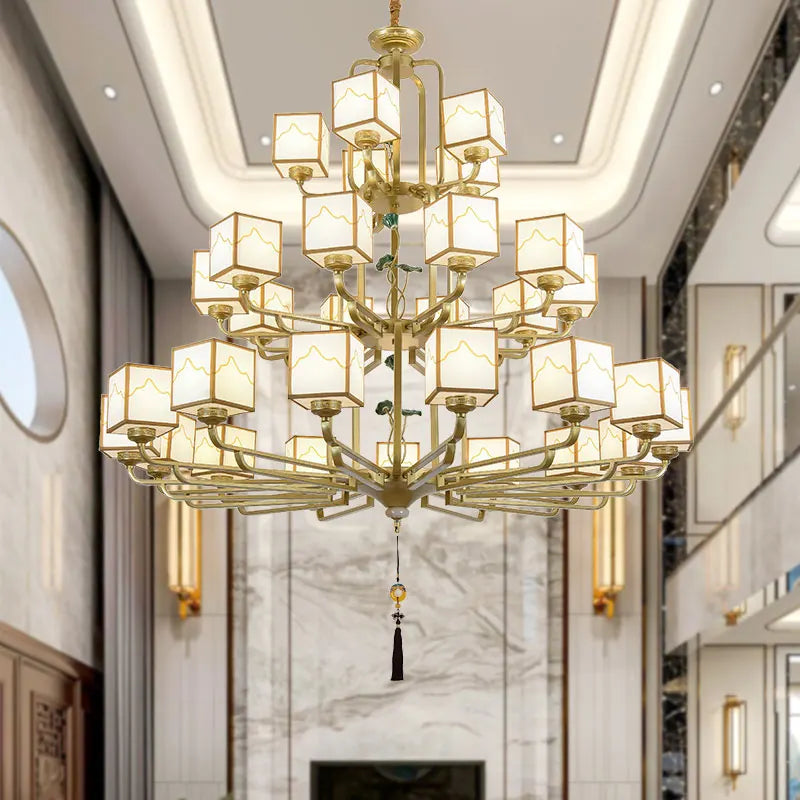 Lustre — Chinois classique doré design pour intérieur élégant