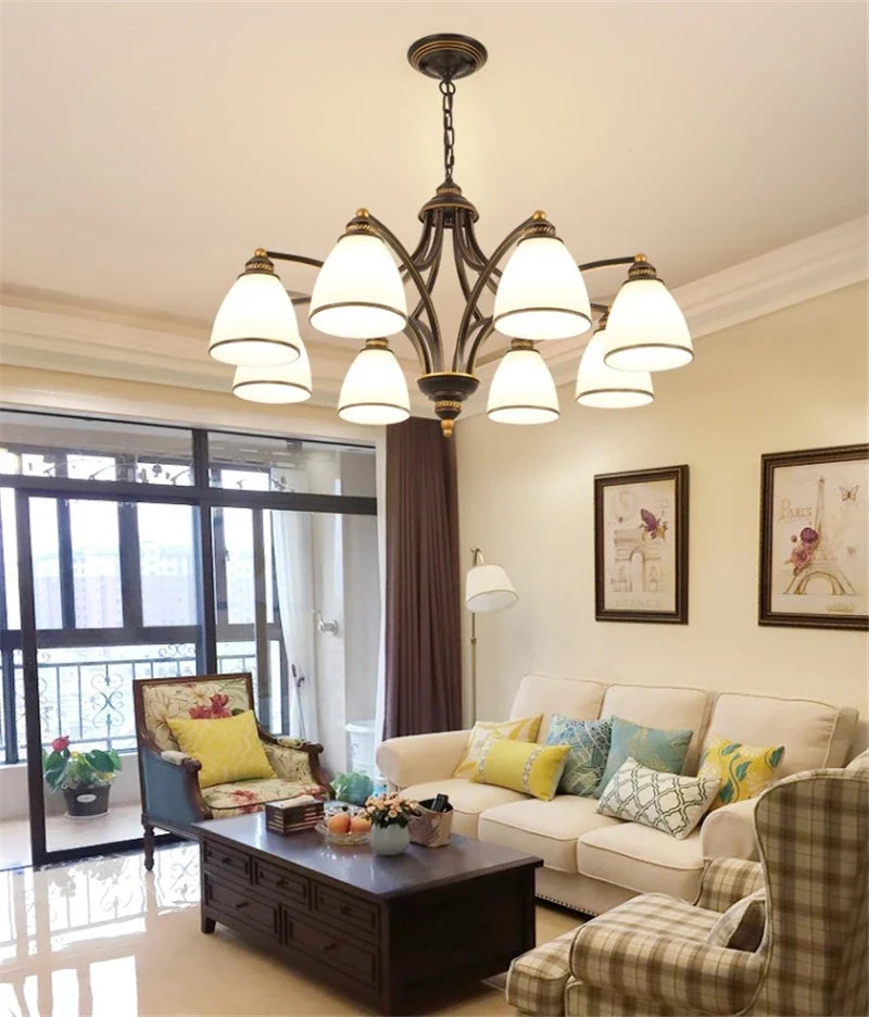Lustre — Classique en fer et verre pour décoration intérieure