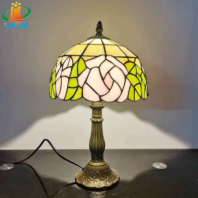 Lampe à poser — De table style tiffany en forme de rose pour décoration intérieure