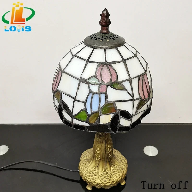 Lampe à poser — De table style tiffany en verre antique pour décoration intérieure