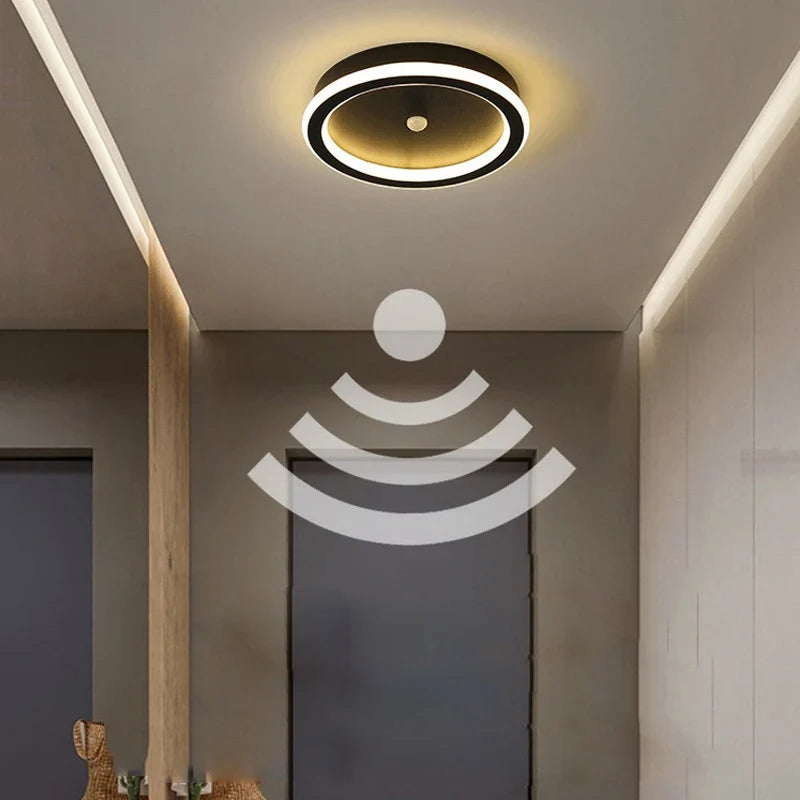 Plafonnier led à induction avec capteur de mouvement pour intérieur Paul Étude en Aluminium - Lignes Dessinées & Décor Raffiné