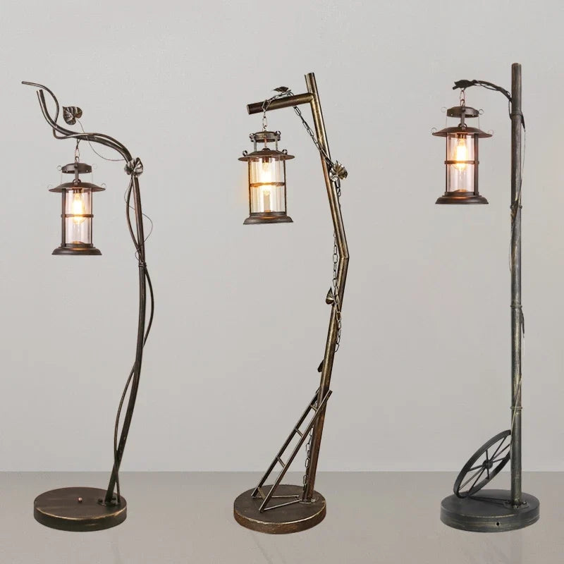 Lampadaire vintage industriel en métal avec éclairage vers le bas – Valcour
