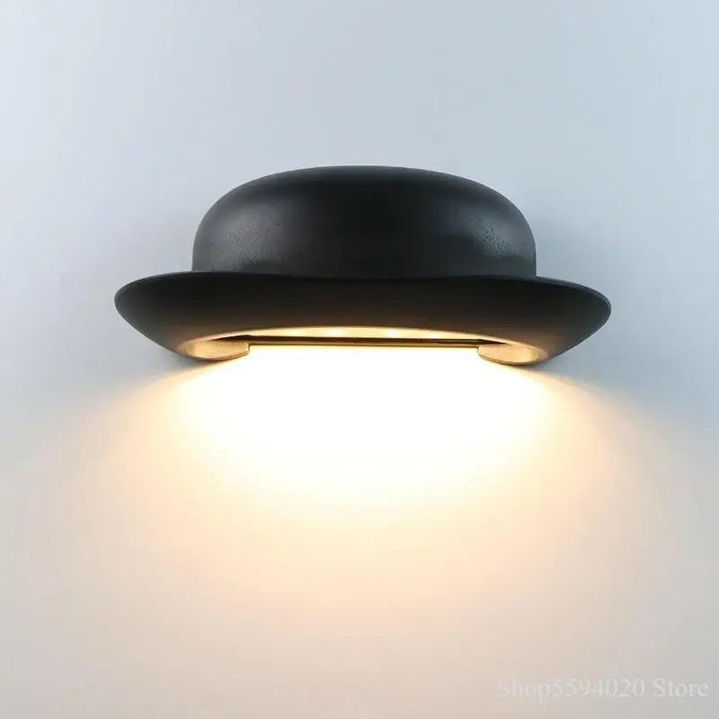 Applique murale — Extérieure à LED en forme de chapeau de paille