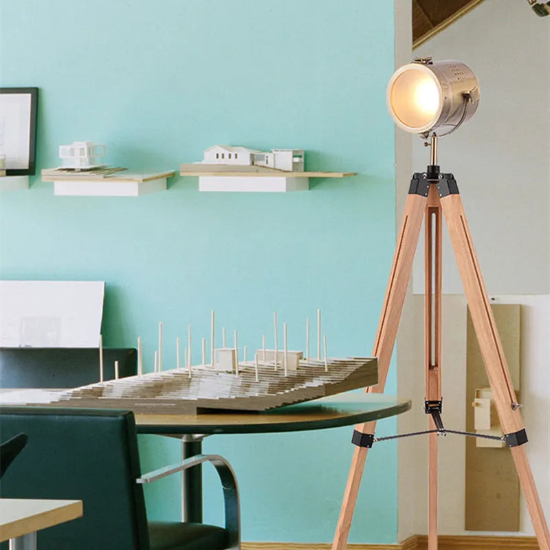 Lampadaire — Nordique en bois massif avec éclairage LED moderne