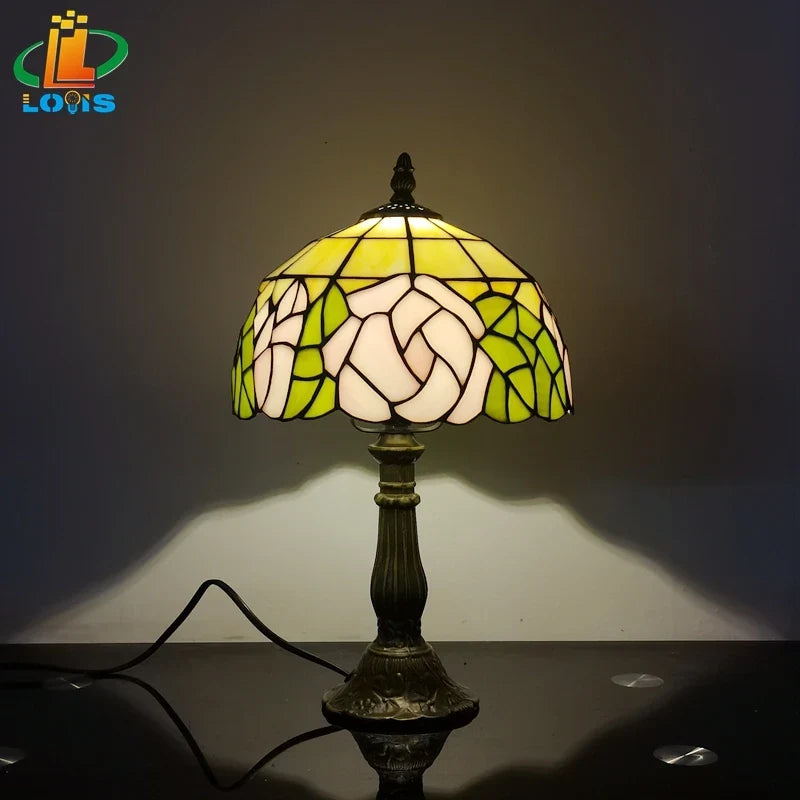 Lampe à poser — De table style tiffany en forme de rose pour décoration intérieure